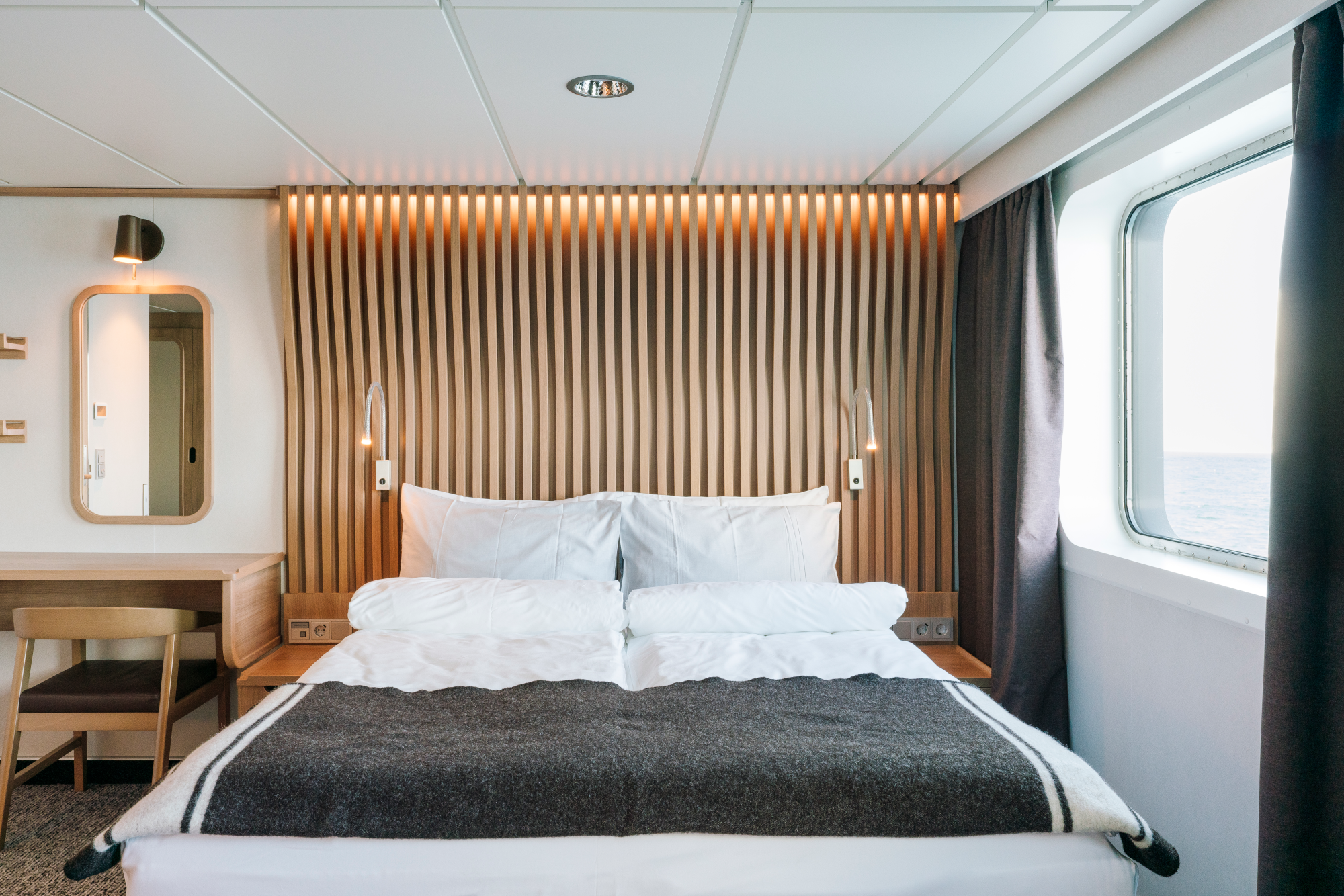 MyCruise Hurtigruten MS-Roald-Amundsen Kahytter Udvendig TY2
